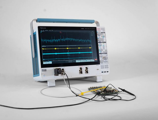 電磁干渉（EMI）を3ステップで特定 | テクトロニクス