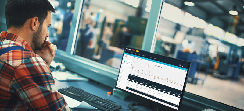 Tektronix Calibration program management software being used