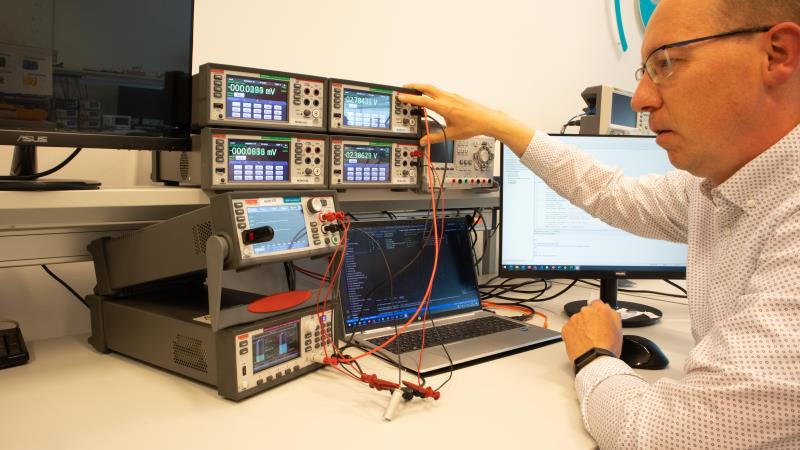 A typical test bench with automation software for portable battery-operated device characterization