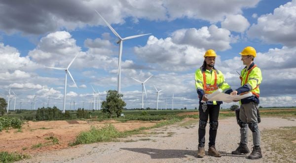 Field service engineers planning work